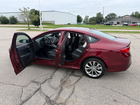 Used 2015 Chrysler 200 S w/ Comfort Group FWD image 13