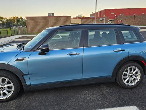 Used 2018 MINI Cooper Clubman image 2