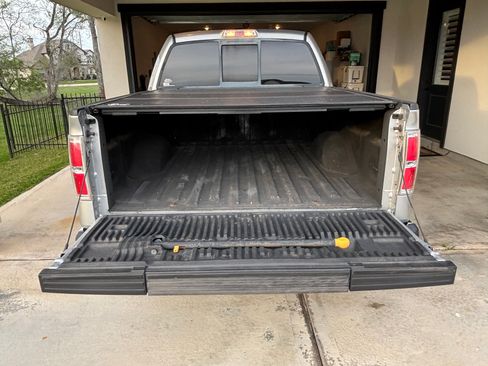 Used 2010 Ford F150 Lariat image 26