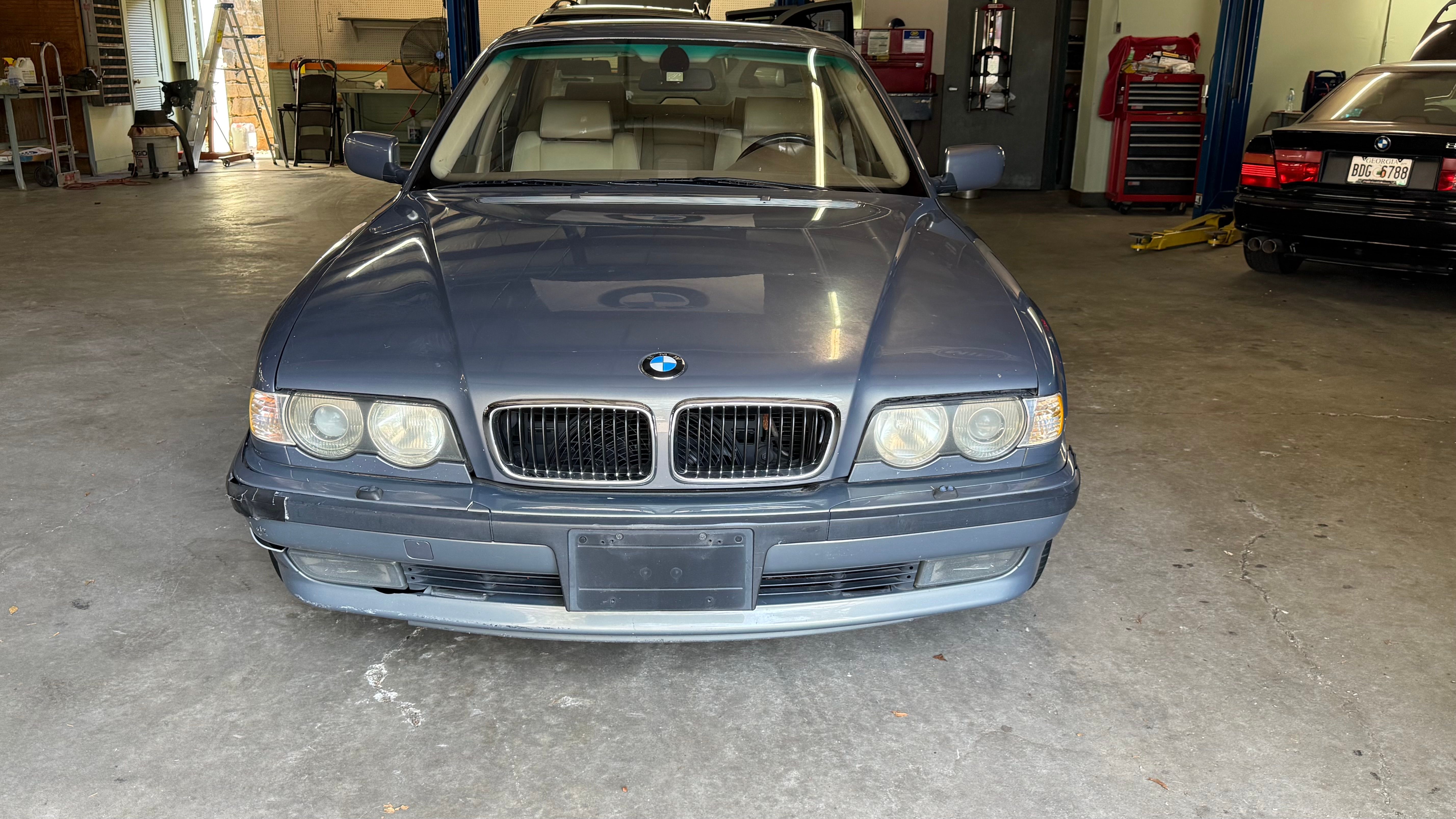 Used 2001 BMW 740i RWD image 4