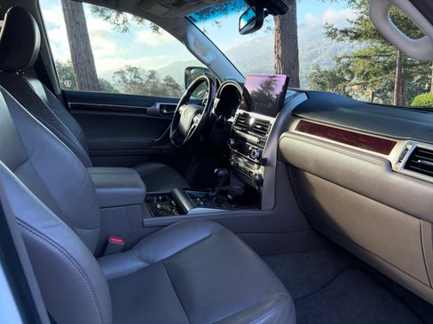 Used 2018 Lexus GX 460 Premium AWD/4WD image 11