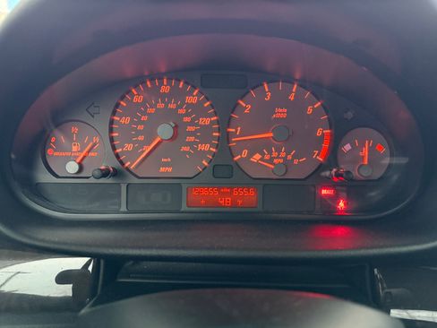 Used 2002 BMW 325Ci Coupe image 8