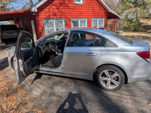Used 2012 Chevrolet Cruze LT image 1