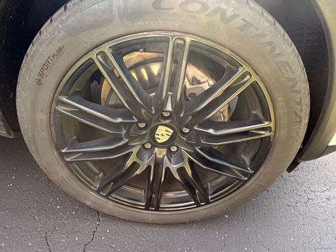 Used 2015 Porsche Cayenne Diesel AWD/4WD image 10