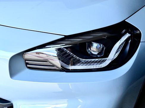 Used 2024 BMW M2 w/ Lighting Package image 23