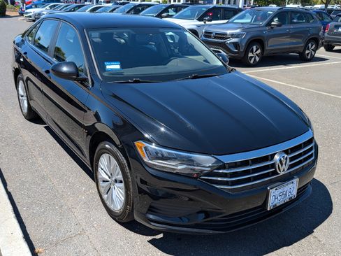 Used 2020 Volkswagen Jetta S image 1