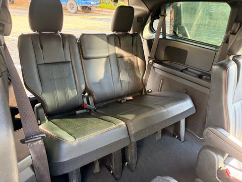 Used 2018 Dodge Grand Caravan GT image 12