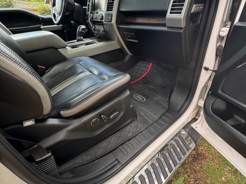 Used 2015 Ford F150 Lariat image 20