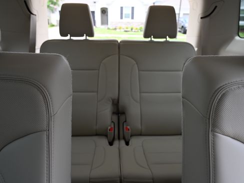 Used 2023 GMC Acadia Denali w/ Denali Ultimate Package FWD image 22