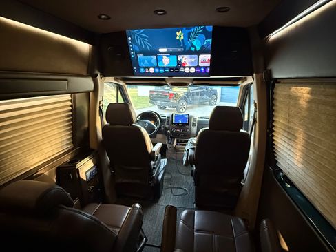 Used 2012 Mercedes-Benz Sprinter 2500 image 5