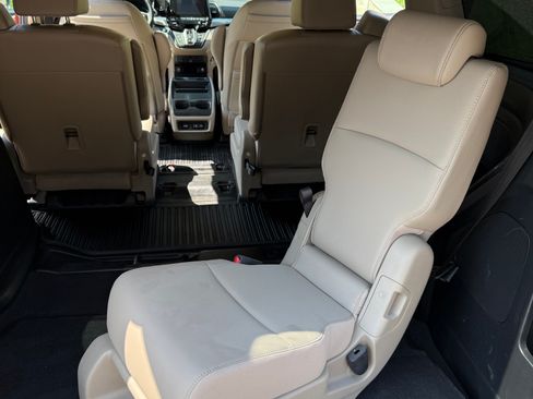 Used 2018 Honda Odyssey EX-L image 14