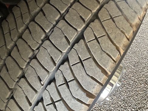 Used 2017 Ford F350 Lariat w/ Chrome Package image 11