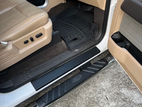 Used 2011 Ford F150 Lariat image 22