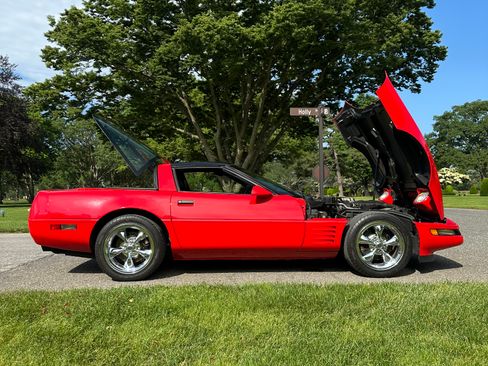 Used 1993 Chevrolet Corvette Coupe image 16