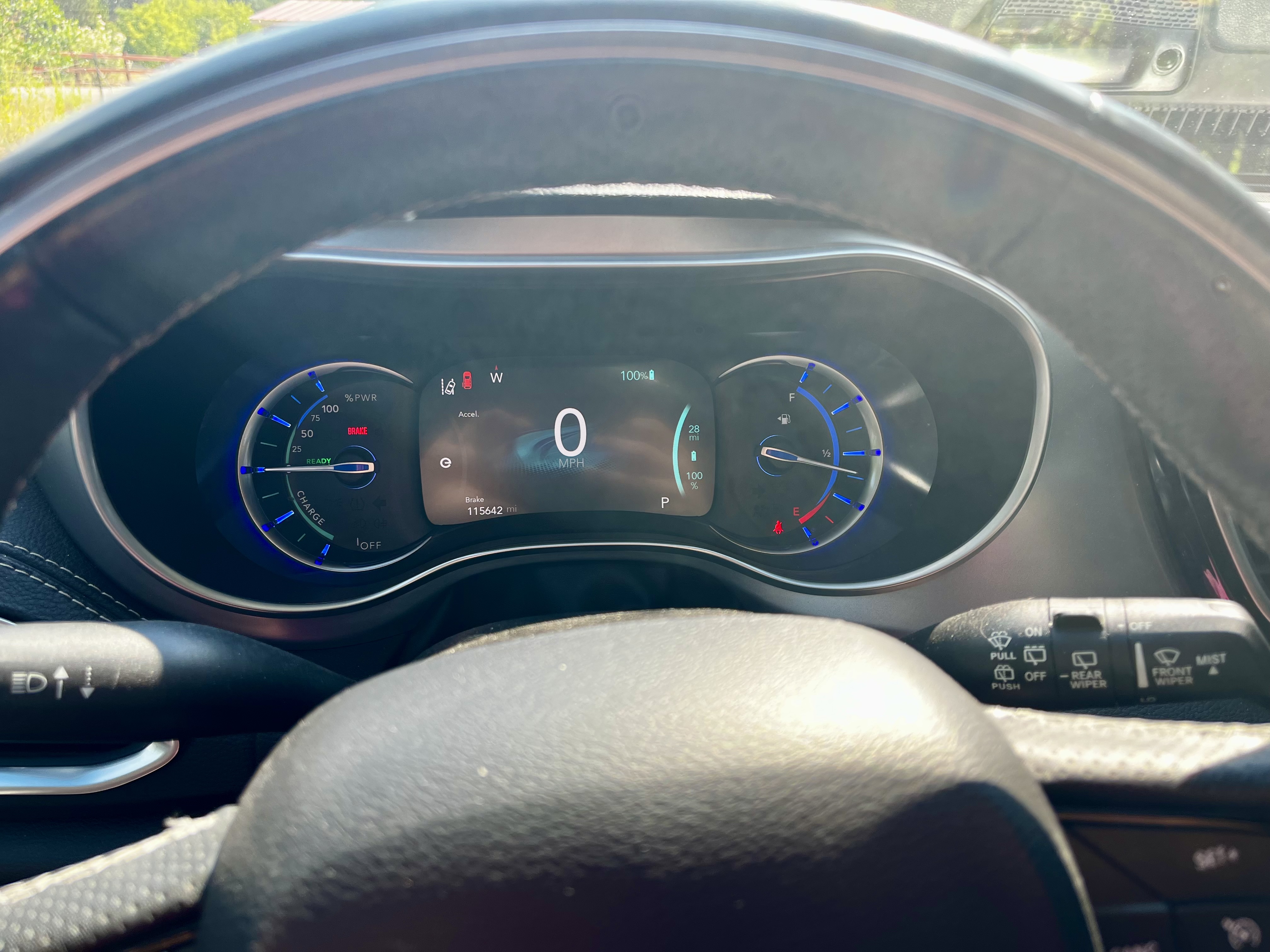 Used 2019 Chrysler Pacifica Limited w/ Advanced Safetytec Group FWD image 12