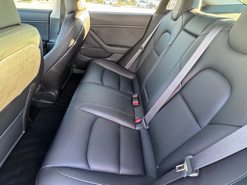 Used 2018 Tesla Model 3 Performance image 8