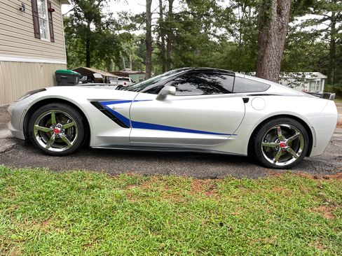 Used 2015 Chevrolet Corvette Stingray Coupe 2D w/ 2LT Preferred Equipment Group image 9