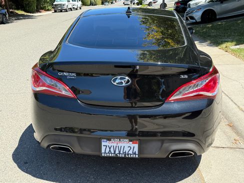 Used 2016 Hyundai Genesis 3.8 image 8