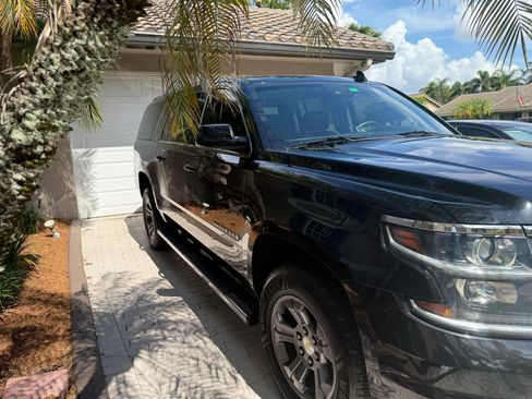 Used 2016 Chevrolet Suburban LT AWD/4WD image 4