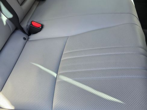 Used 2018 Honda Accord EX-L image 11