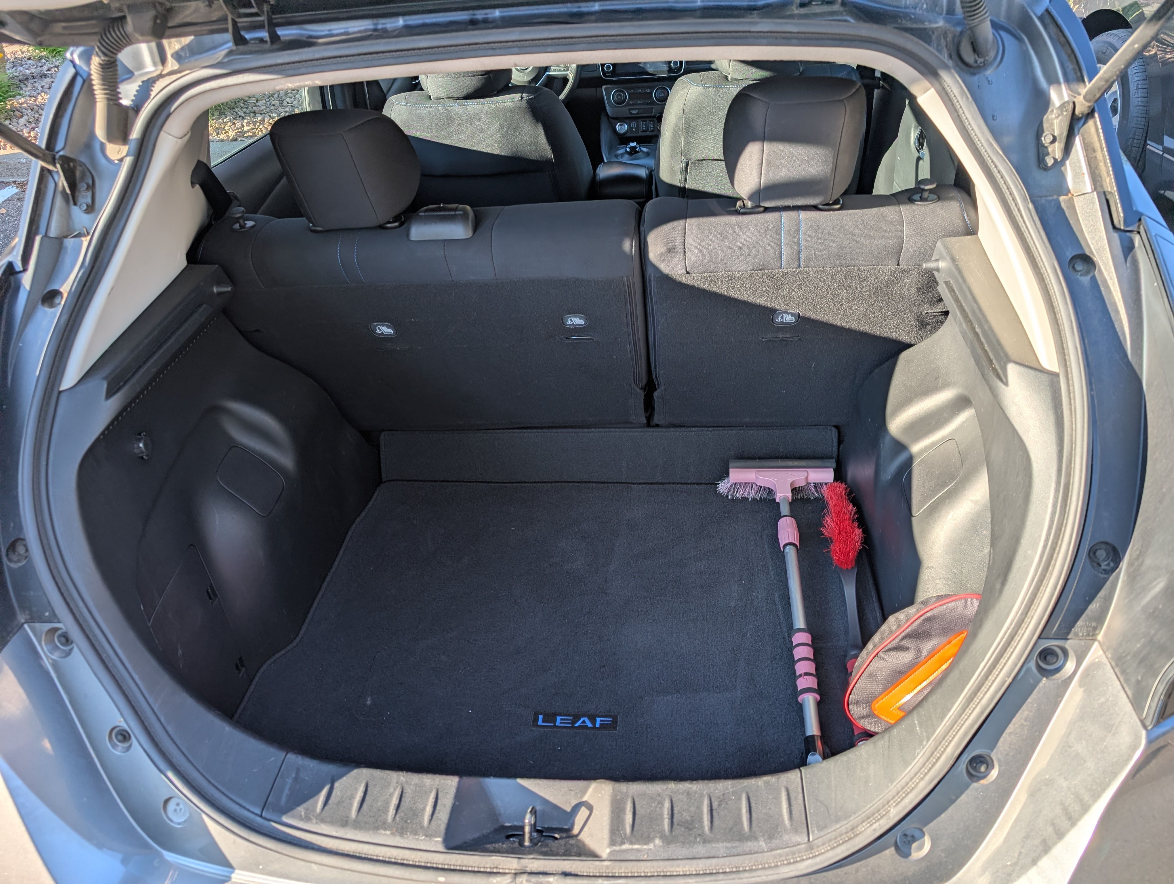 Used 2019 Nissan Leaf S Plus w/ S All Weather Package FWD image 11