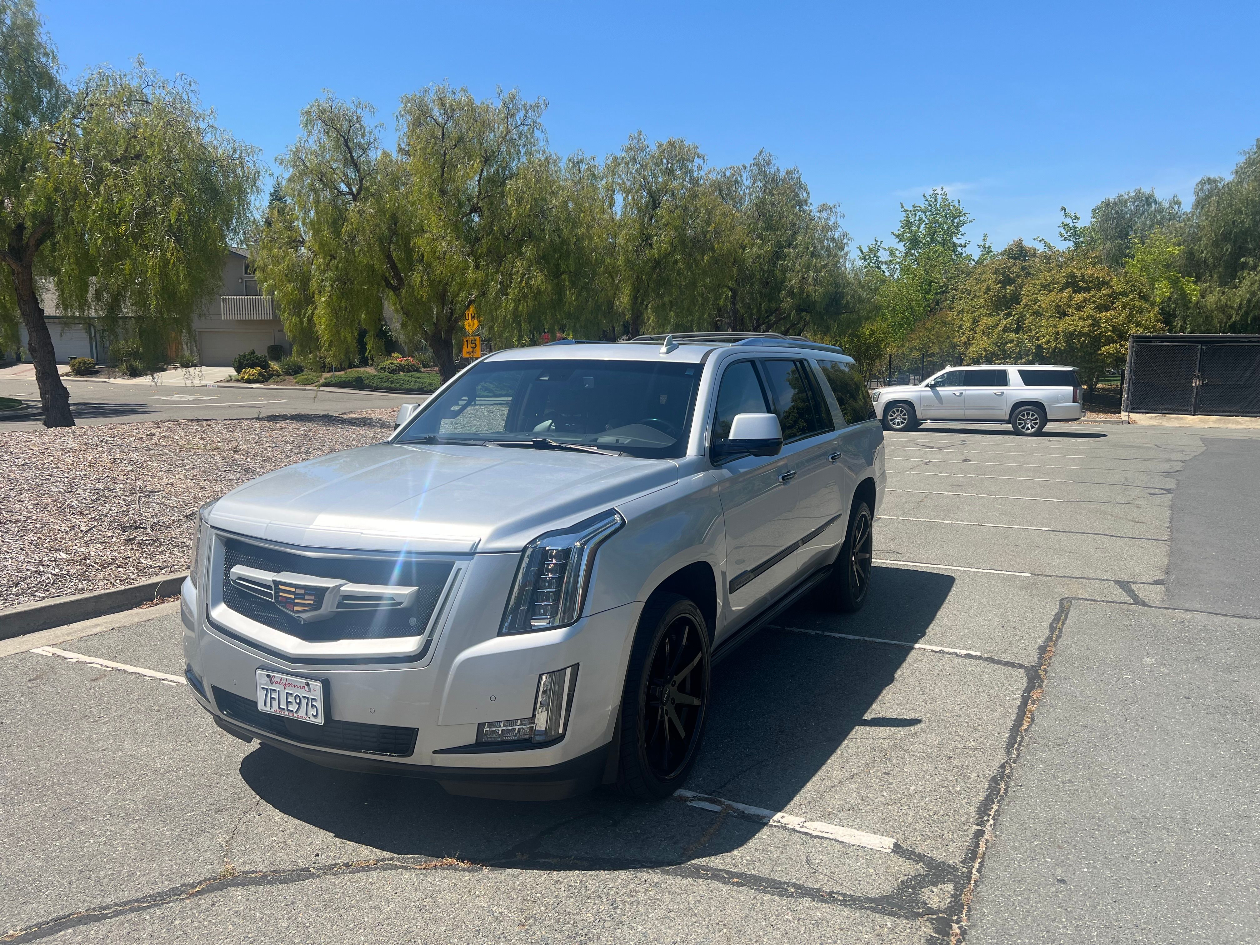 Used 2015 Cadillac Escalade ESV Platinum AWD/4WD image 1
