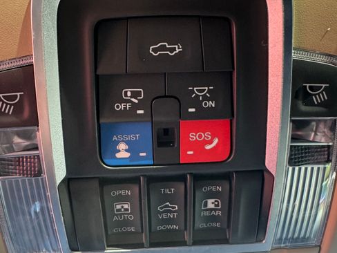 Used 2020 RAM 2500 Laramie image 26