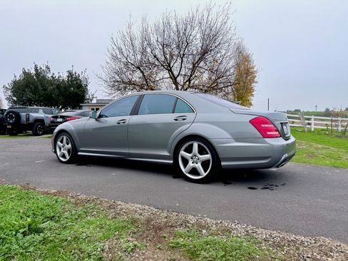 Used 2011 Mercedes-Benz S 550 image 8