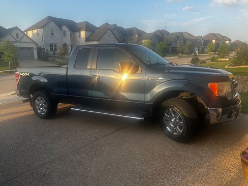 Used 2013 Ford F150 XLT w/ Luxury Equipment Group AWD/4WD image 1