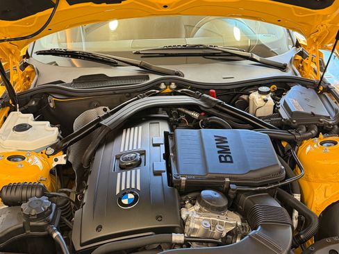 Used 2011 BMW Z4 sDrive35is RWD image 16