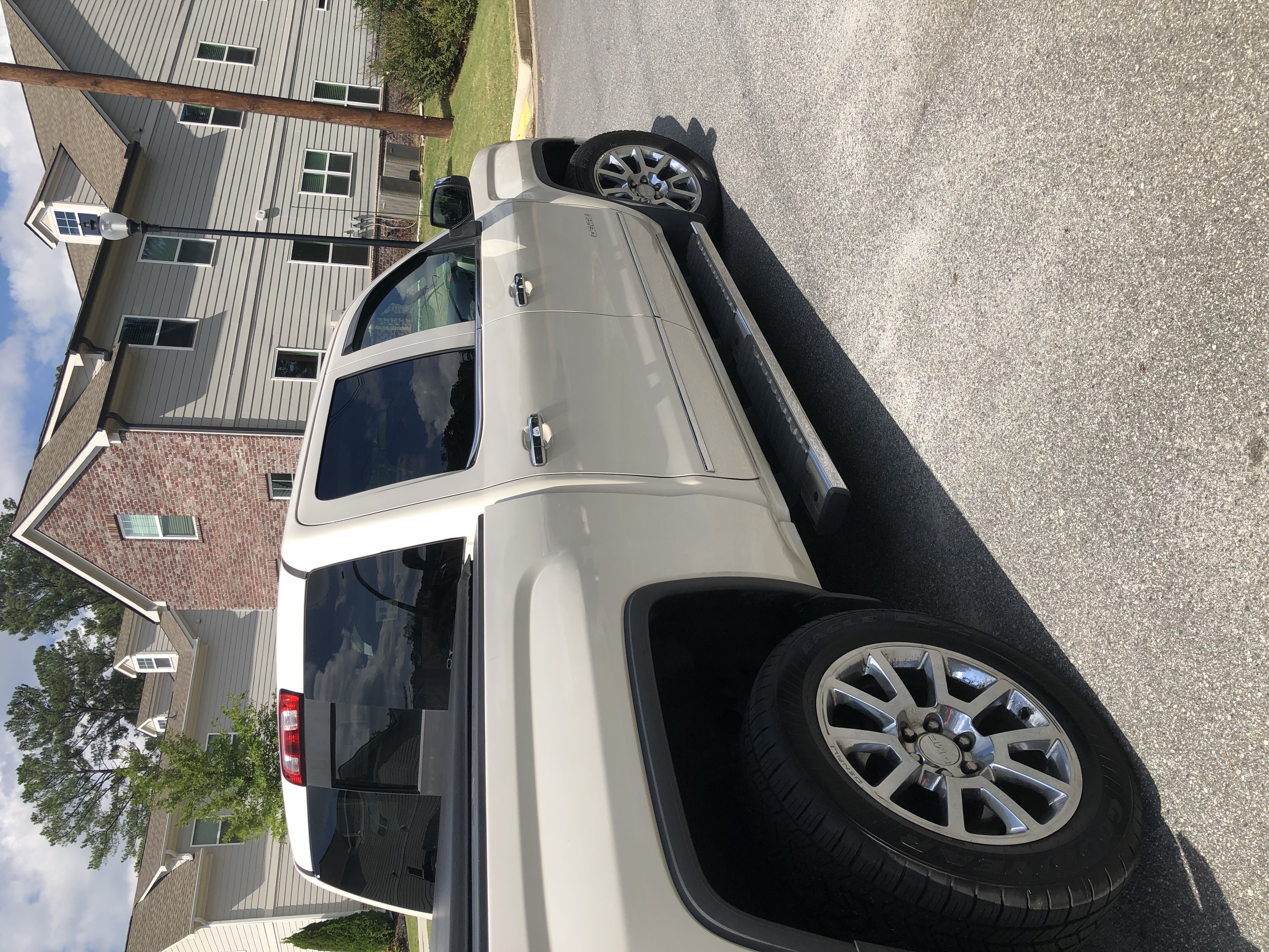 Used 2015 GMC Sierra 1500 Denali AWD/4WD image 8