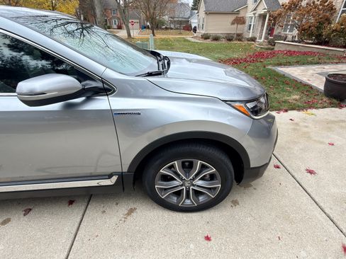 Used 2022 Honda CR-V Touring image 2