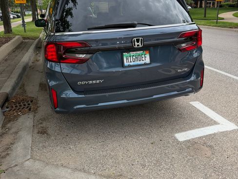 Used 2026 Honda Odyssey Elite image 2