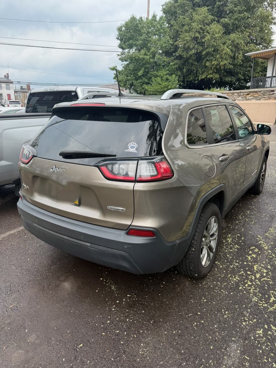 Used 2020 Jeep Cherokee Latitude Plus AWD/4WD image 11