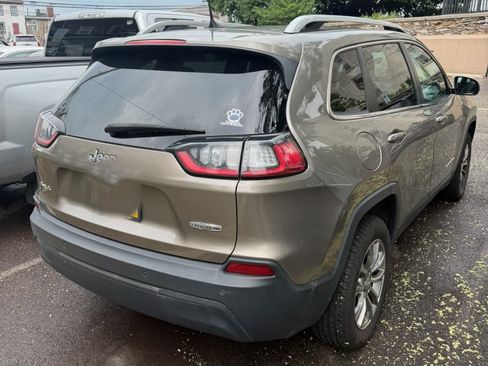 Used 2020 Jeep Cherokee Latitude Plus AWD/4WD image 11