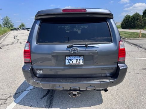 Used 2008 Toyota 4Runner Sport w/ Sport Extra Value Pkg 1 AWD/4WD image 4