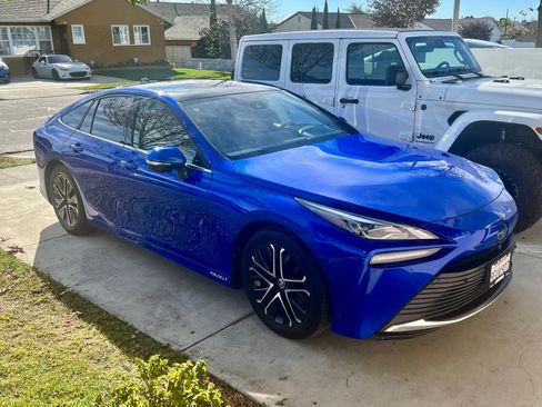 Used 2021 Toyota Mirai image 2