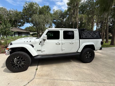 Used 2022 Jeep Gladiator Overland AWD/4WD image 8