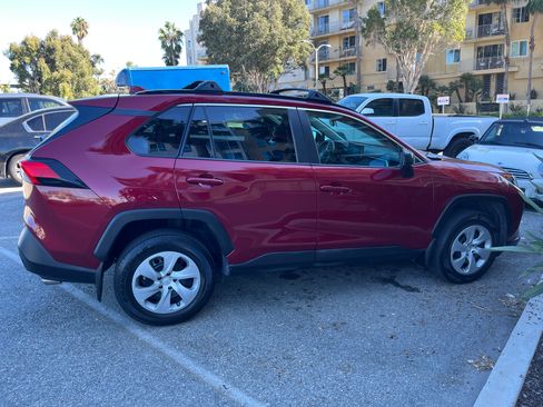 Used 2019 Toyota RAV4 LE image 4