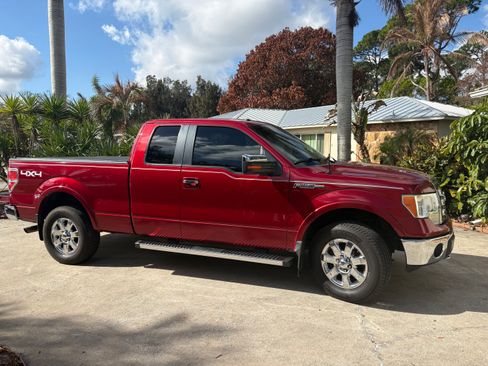 Used 2013 Ford F150 Lariat w/ Lariat Chrome Pkg image 2