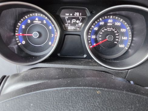 Used 2015 Hyundai Elantra SE w/ Option Group 03 FWD image 9