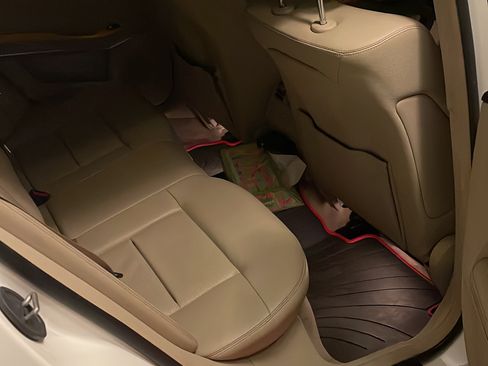 Used 2014 Mercedes-Benz E 350 Sedan image 17