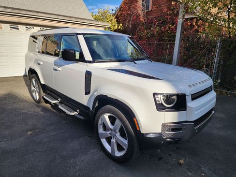 Used 2023 Land Rover Defender 130 S image 2