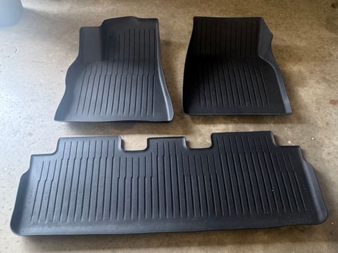 Used 2021 Tesla Model Y Long Range image 9