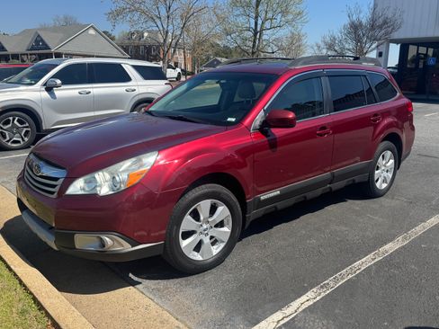 Used 2011 Subaru Outback 2.5i Limited w/ PWR Moonroof Pkg image 11