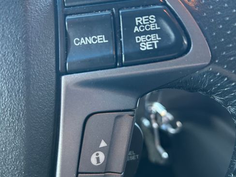 Used 2011 Honda Odyssey Touring image 18