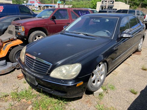 Used 2006 Mercedes-Benz S 500 4MATIC image 2