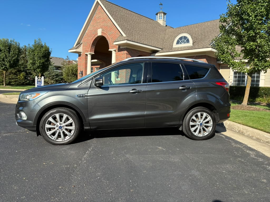 Used 2017 Ford Escape Titanium AWD/4WD image 5