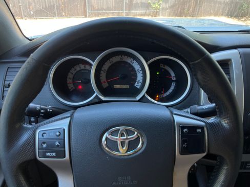 Used 2012 Toyota Tacoma 4x4 Double Cab w/ TRD Sport Pkg image 18