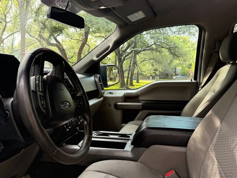 Used 2015 Ford F150 XLT w/ Equipment Group 301A Mid AWD/4WD image 12